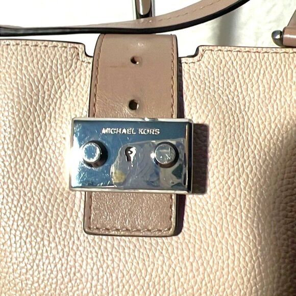 Michael Kors Crossbody - Production Sample - Picture 10 of 14